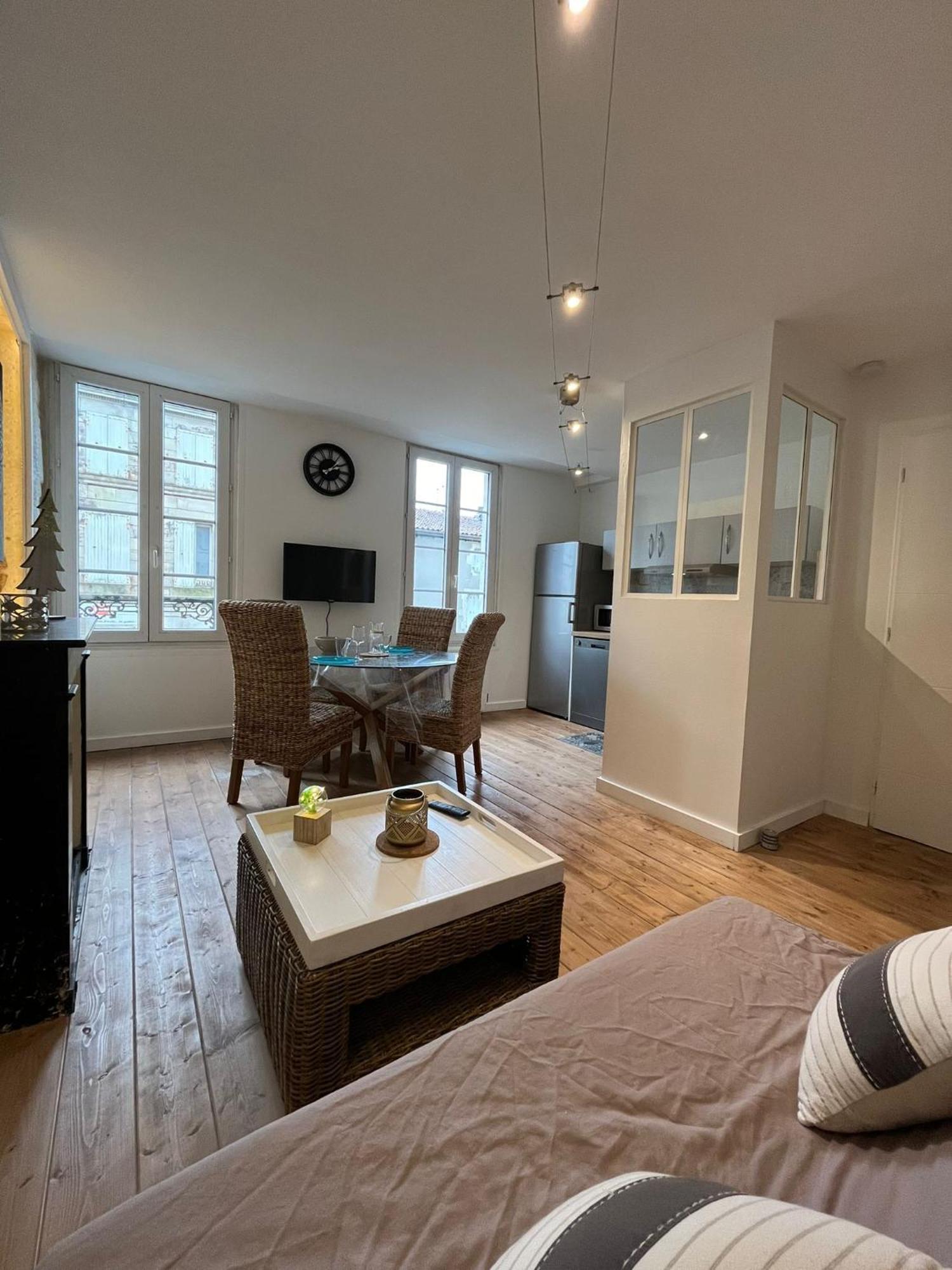 Appartamento L'escale Niortaise - Centre-ville - 10mn Gare - Wifi - Netflix
