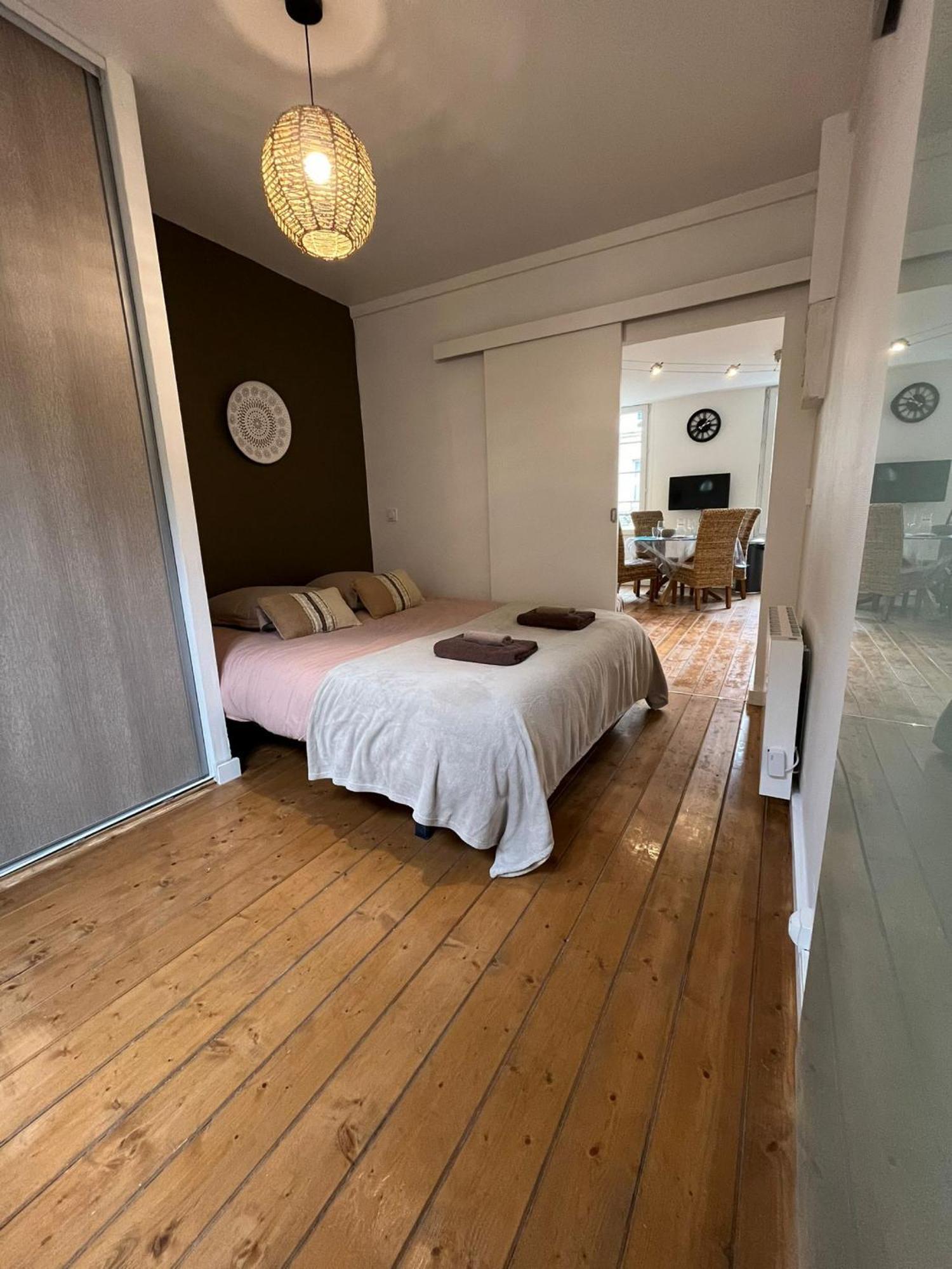 L'escale Niortaise - Centre-ville - 10mn Gare - Wifi - Netflix Appartement