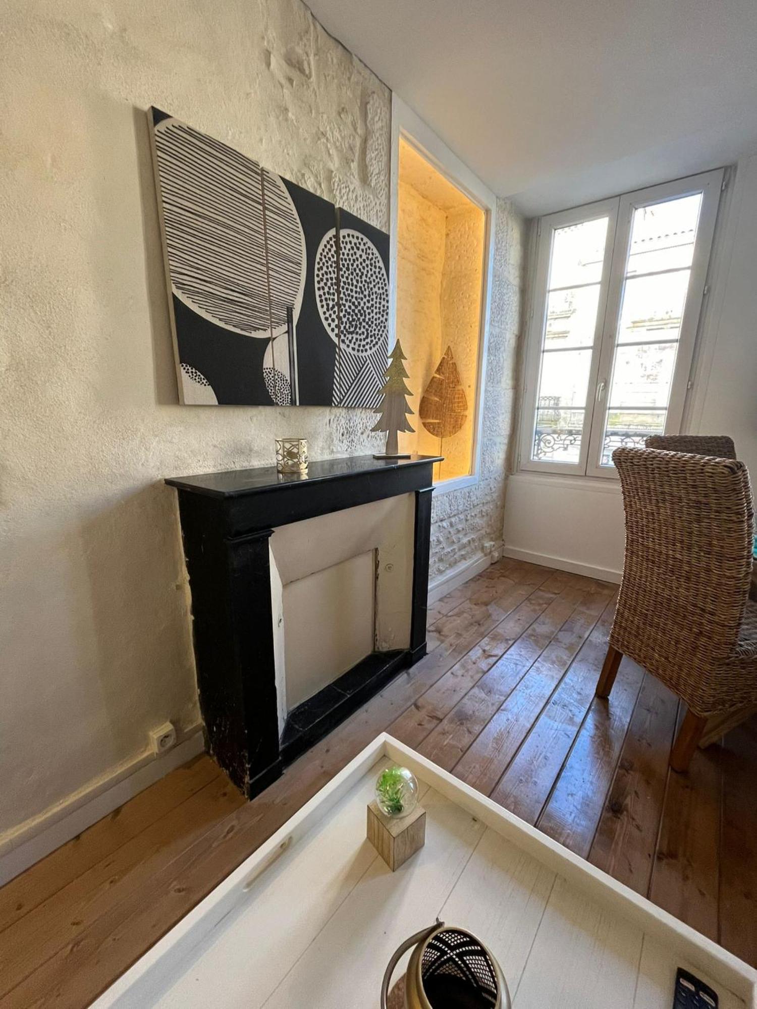 Appartement L'escale Niortaise - Centre-ville - 10mn Gare - Wifi - Netflix *